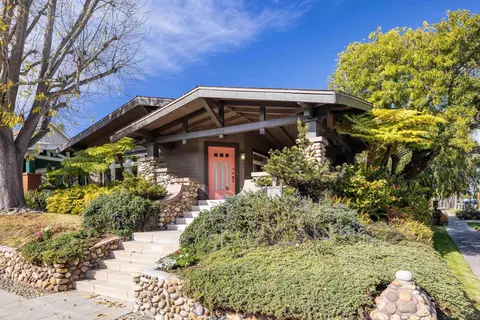 1302 Washington Pl, San Diego, CA 92103