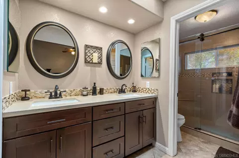 Bath - 2038 Caraway St, Escondido, CA 92026 photo 1 of 4