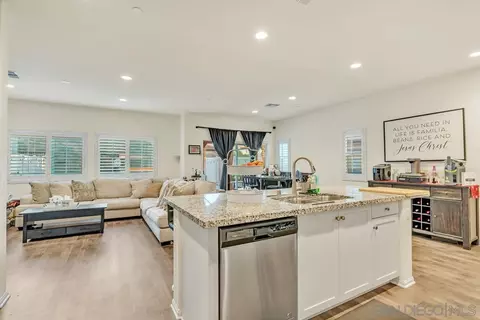 Kitchen - 5446 Meridian Pl, Bonsall, CA 92003 photo 5 of 5