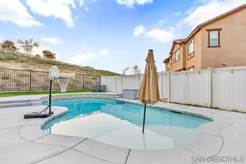 Exterior - 5446 Meridian Pl, Bonsall, CA 92003 photo 2 of 10