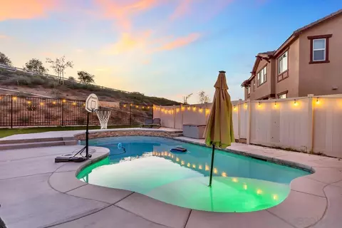 Exterior - 5446 Meridian Pl, Bonsall, CA 92003 photo 6 of 10