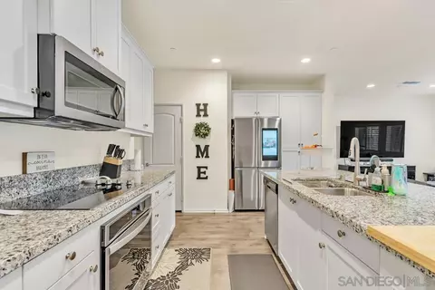 Kitchen - 5446 Meridian Pl, Bonsall, CA 92003 photo 4 of 5