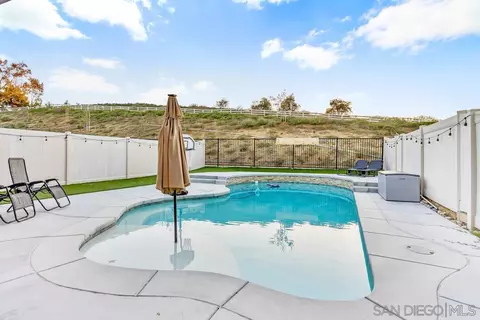 Exterior - 5446 Meridian Pl, Bonsall, CA 92003 photo 4 of 10