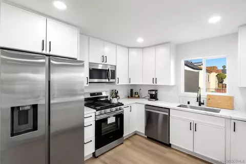 Kitchen - 532 Donax Ave, Imperial Beach, CA 91932 photo 5 of 8