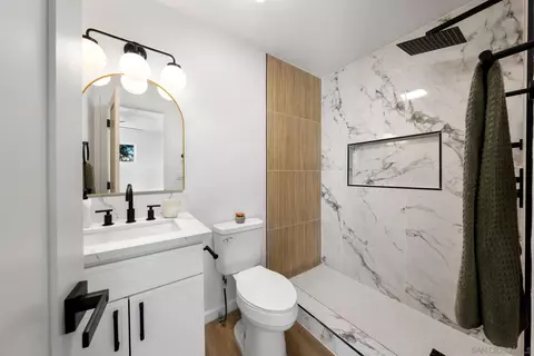 Bath - 532 Donax Ave, Imperial Beach, CA 91932 photo 1 of 1