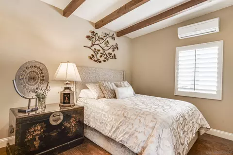 Bedroom - 818 Genter St, La Jolla, CA 92037 photo 1 of 2