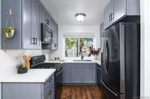 Kitchen - 10137 Beck Dr, Santee, CA 92071 photo 2 of 3