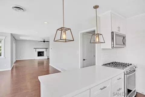 8060 Lemon Ave, La Mesa, CA 91941 photo 4