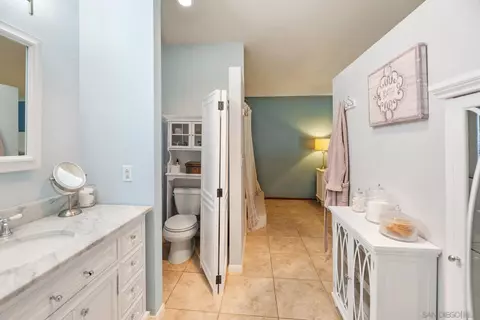 Bath - 13736 Tobiasson Rd, Poway, CA 92064 photo 2 of 2