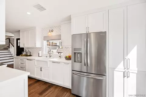 Kitchen - 13736 Tobiasson Rd, Poway, CA 92064 photo 4 of 5