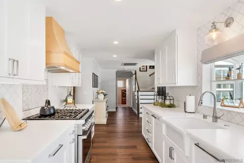 Entry Way - 13736 Tobiasson Rd, Poway, CA 92064 photo 1 of 4