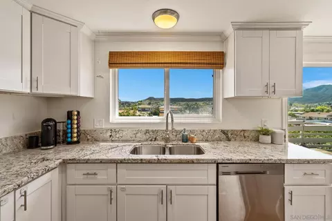 Kitchen - 8607 Carlton Oaks Dr, Santee, CA 92071 photo 7 of 9
