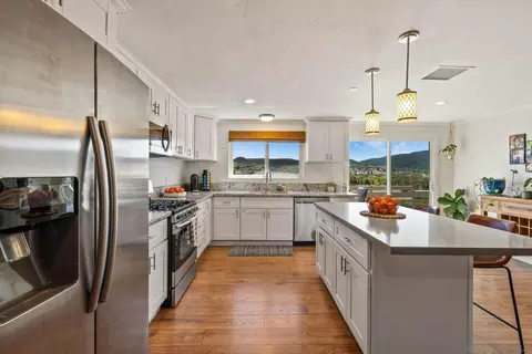 Kitchen - 8607 Carlton Oaks Dr, Santee, CA 92071 photo 3 of 9