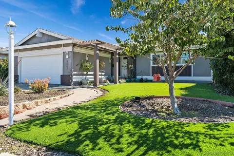 Exterior - 8607 Carlton Oaks Dr, Santee, CA 92071 photo 8 of 10