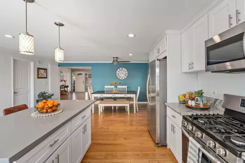 Kitchen - 8607 Carlton Oaks Dr, Santee, CA 92071 photo 5 of 9
