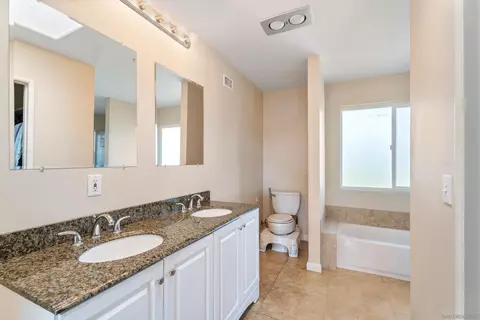 Bath - 644 Eldorado Dr, Escondido, CA 92025 photo 2 of 3