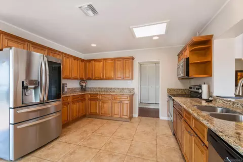 Kitchen - 644 Eldorado Dr, Escondido, CA 92025 photo 2 of 3