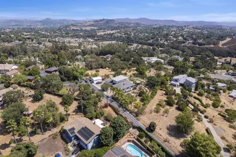 View/Area - 644 Eldorado Dr, Escondido, CA 92025 photo 3 of 4