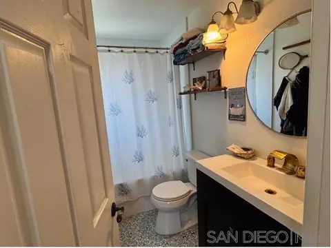 Bath - 6522 Corte Montecito, Carlsbad, CA 92009 photo 3 of 4