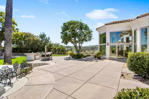 Exterior - 4489 Fallsbrae Rd, Fallbrook, CA 92028 photo 7 of 11