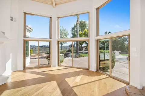 Living - 4489 Fallsbrae Rd, Fallbrook, CA 92028 photo 4 of 11