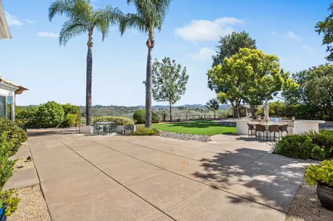 Exterior - 4489 Fallsbrae Rd, Fallbrook, CA 92028 photo 6 of 11