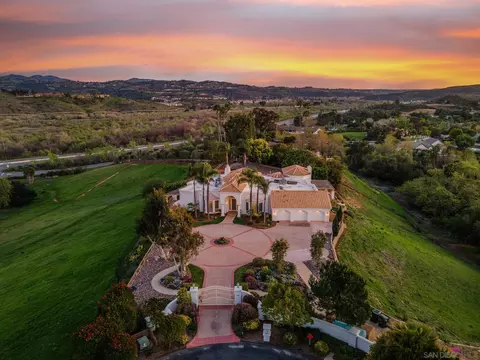 View/Area - 4489 Fallsbrae Rd, Fallbrook, CA 92028 photo 4 of 6
