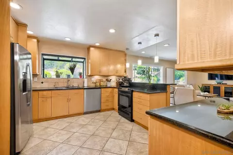 13940 Northcrest Ln, Poway, CA 92064 photo 8