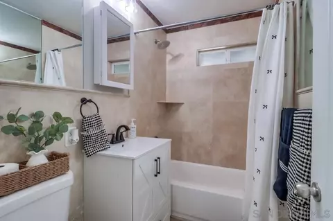 8844 Greenview Pl, Spring Valley, CA 91977 photo 7