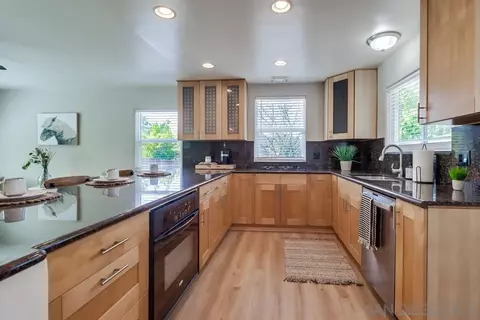 8844 Greenview Pl, Spring Valley, CA 91977 photo 4