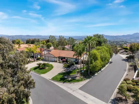 1403 Stoneridge Cir, Escondido, CA 92029