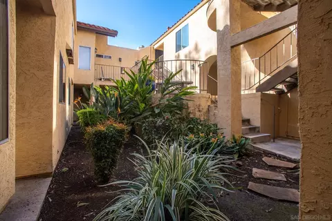 Exterior - 1111 Arbor Ln, San Marcos, CA 92069 photo 1 of 10