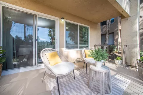 Exterior - 1111 Arbor Ln, San Marcos, CA 92069 photo 4 of 10