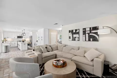 Living - 43016 Calle Reva, Temecula, CA 92592 photo 3 of 5