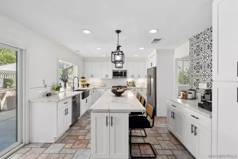 Kitchen - 43016 Calle Reva, Temecula, CA 92592 photo 3 of 5