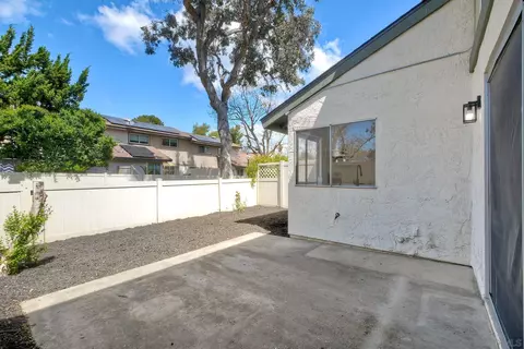 216 Crestview Gln, Escondido, CA 92026 photo 4