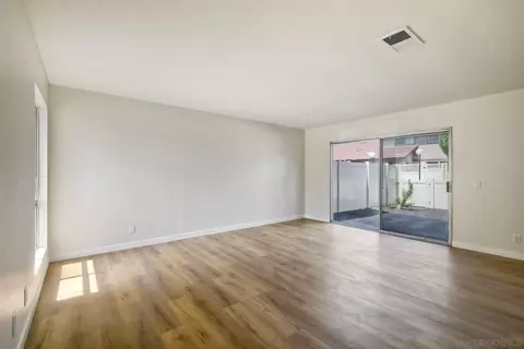 216 Crestview Gln, Escondido, CA 92026 photo 9