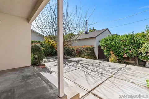 Exterior - 8631 Sands Ave, Riverside, CA 92504 photo 6 of 9