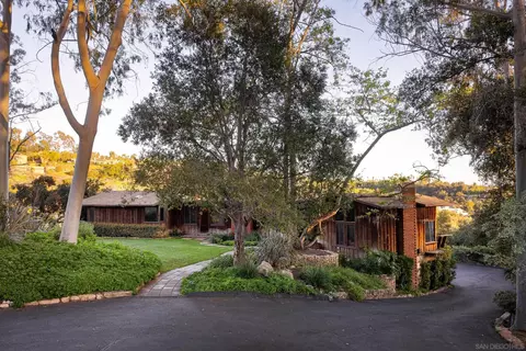 Exterior - 2411 Canyon Rd, Escondido, CA 92025 photo 5 of 15