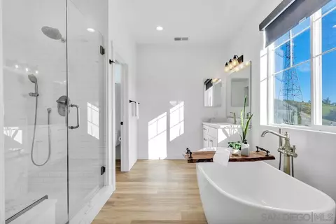 Bath - 10224 Noble Way, Santee, CA 92071 photo 3 of 9