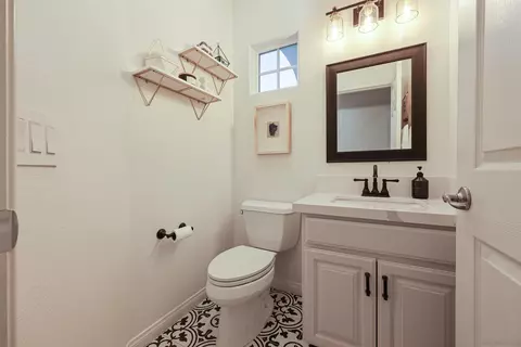 Bath - 8903 Diamondback Dr, Santee, CA 92071 photo 3 of 5