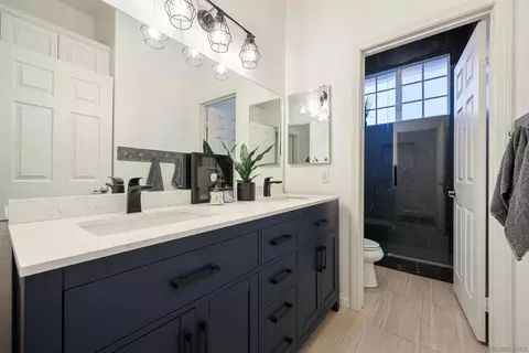 Bath - 8903 Diamondback Dr, Santee, CA 92071 photo 4 of 5