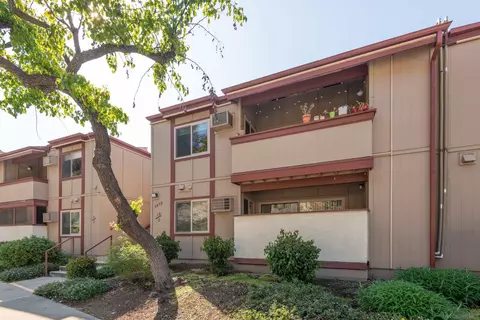 5472 Adobe Falls Rd #2, San Diego, CA 92120