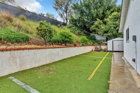 Exterior - 633 Sancado Ter, Fallbrook, CA 92028 photo 4 of 7