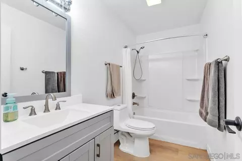 Bath - 633 Sancado Ter, Fallbrook, CA 92028 photo 1 of 2