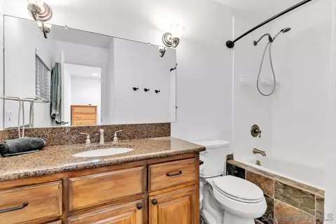 Bath - 633 Sancado Ter, Fallbrook, CA 92028 photo 2 of 2