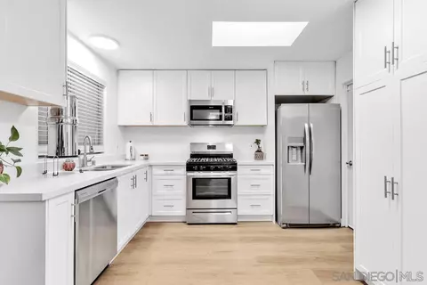 Kitchen - 633 Sancado Ter, Fallbrook, CA 92028 photo 1 of 3