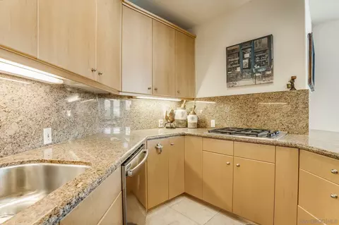 7622 Herschel Ave, La Jolla, CA 92037 photo 9