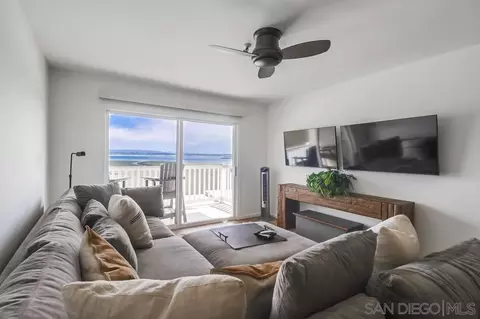3991 Crown Point Dr #217, San Diego, CA 92109