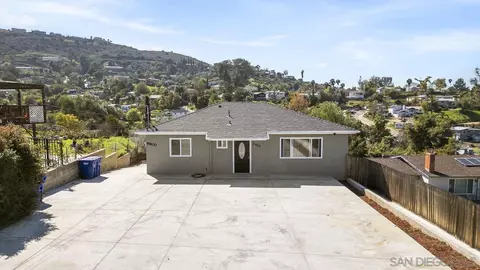 8800 8802 Almond Rd, Lakeside, CA 92040